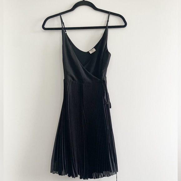 Wilfred Beaune Dress (Black) - Picture 1 of 9
